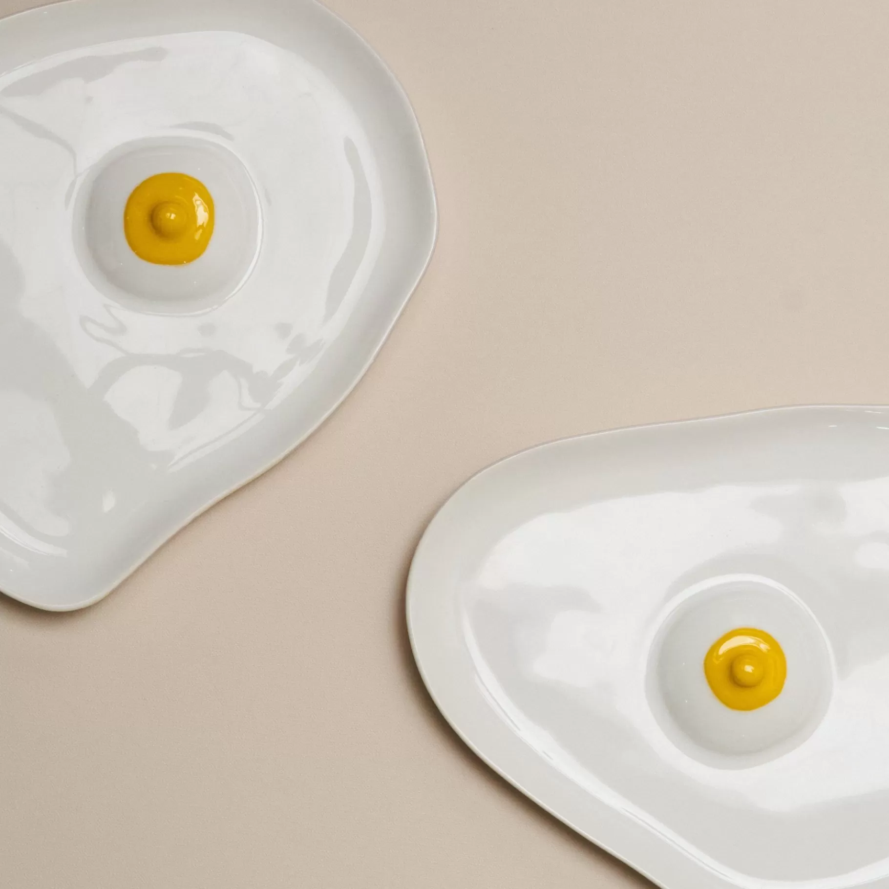 Anissa Kermiche Maison>Assiettes Tatas (Blanc Brillant, Jaune)